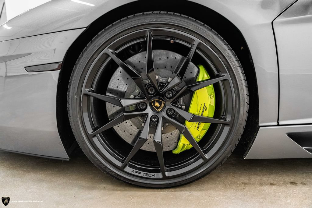Used 2015 Lamborghini Aventador LP 700-4 AWD/4WD image 6