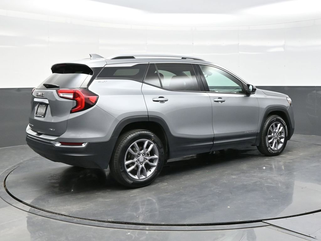 Used 2024 GMC Terrain SLT image 7