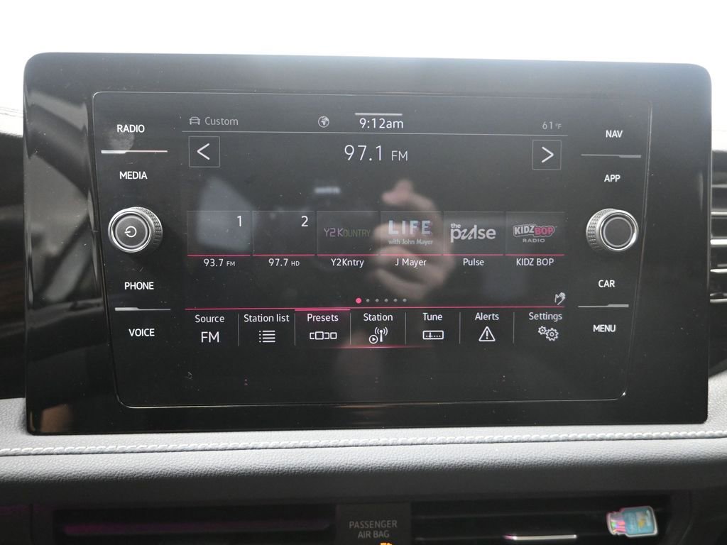 Used 2025 Volkswagen Jetta SEL image 17