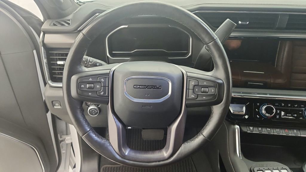 Used 2024 GMC Sierra 3500 Denali Ultimate AWD/4WD image 32