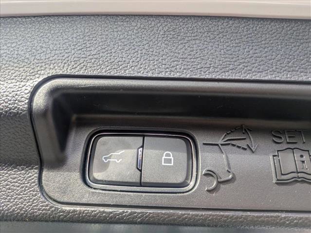 Used 2020 Ford Explorer XLT RWD image 7