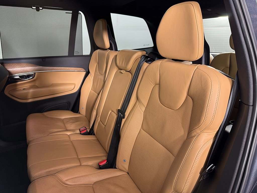 Used 2017 Volvo XC90 T6 Inscription w/ Vision Package image 32
