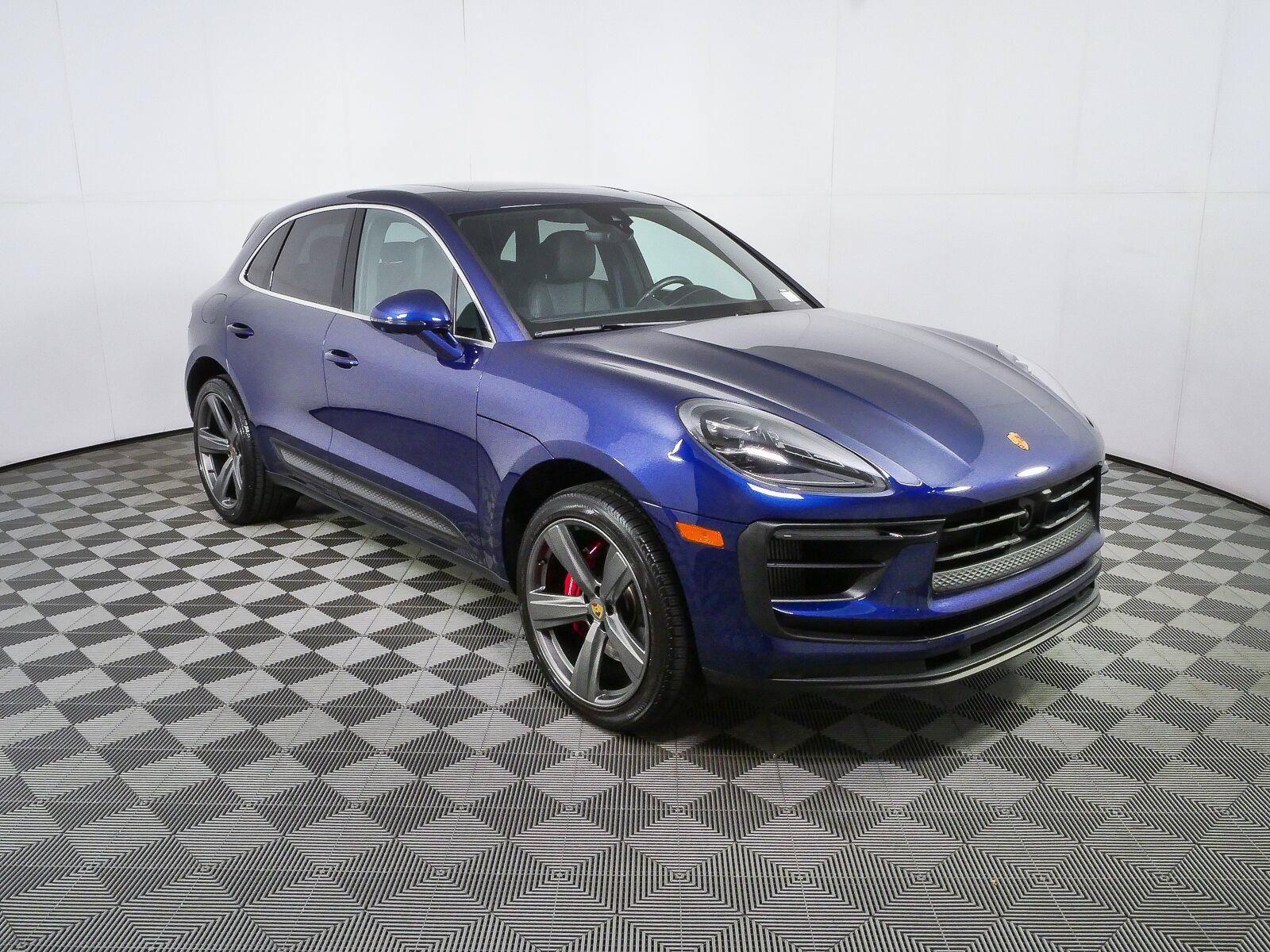 Certified 2023 Porsche Macan S AWD/4WD image 25