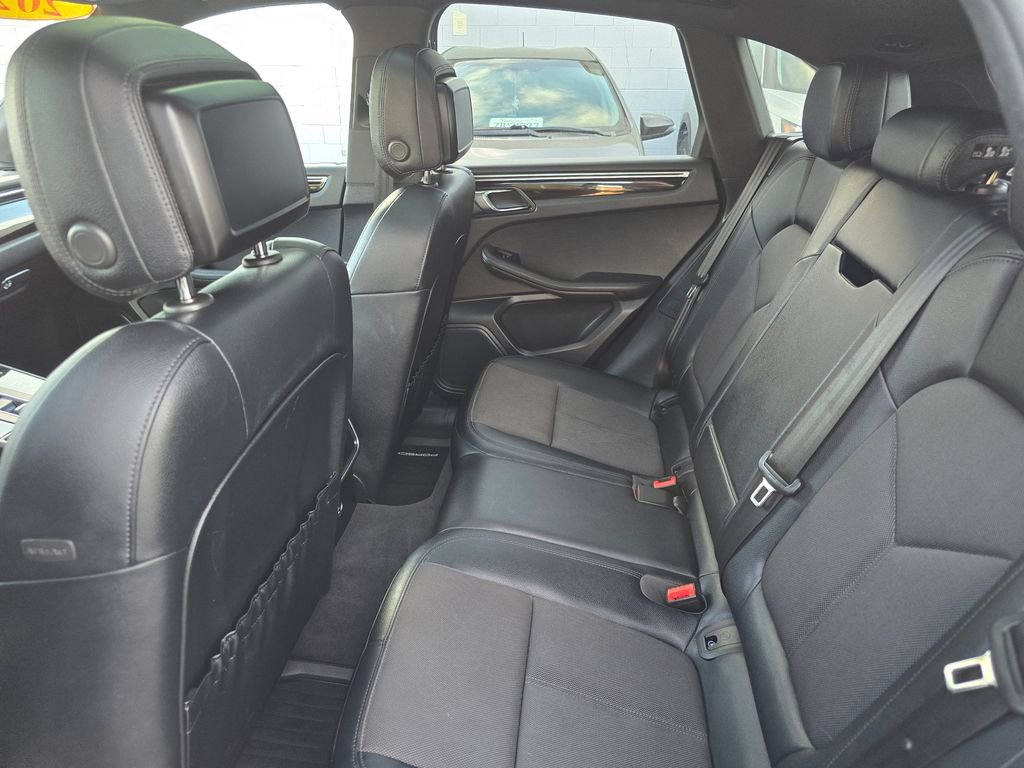 Used 2023 Porsche Macan image 14