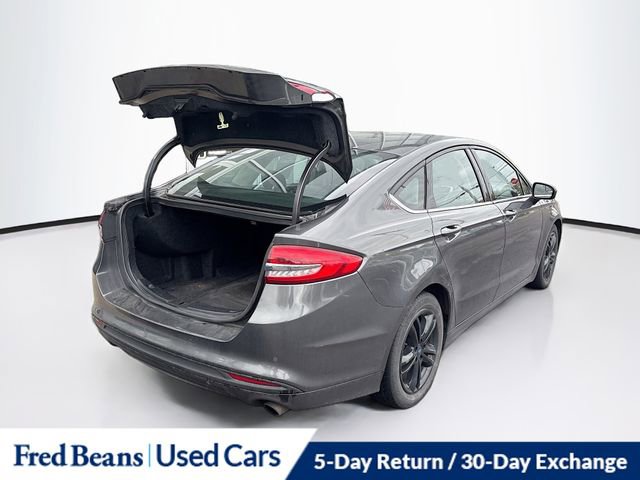Used 2018 Ford Fusion SE w/ Fusion SE Technology Package FWD image 20