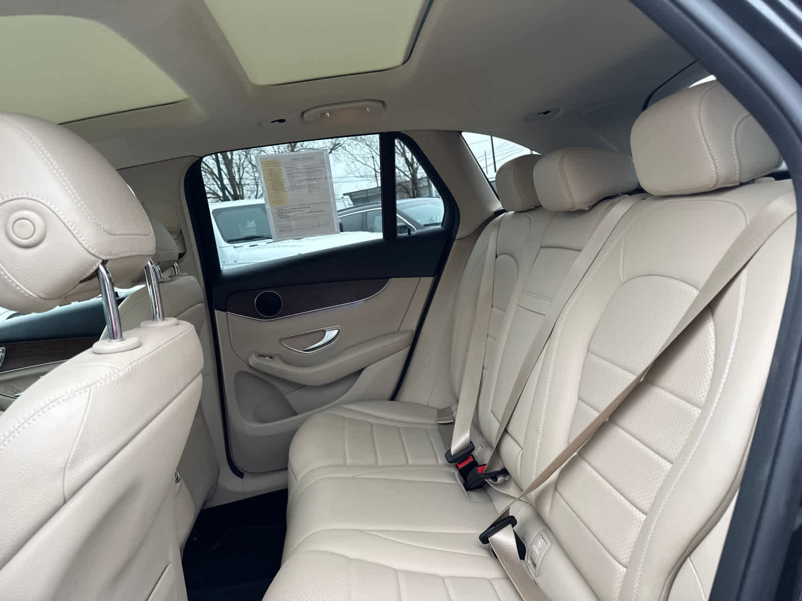 Used 2021 Mercedes-Benz GLC 300 4MATIC image 28