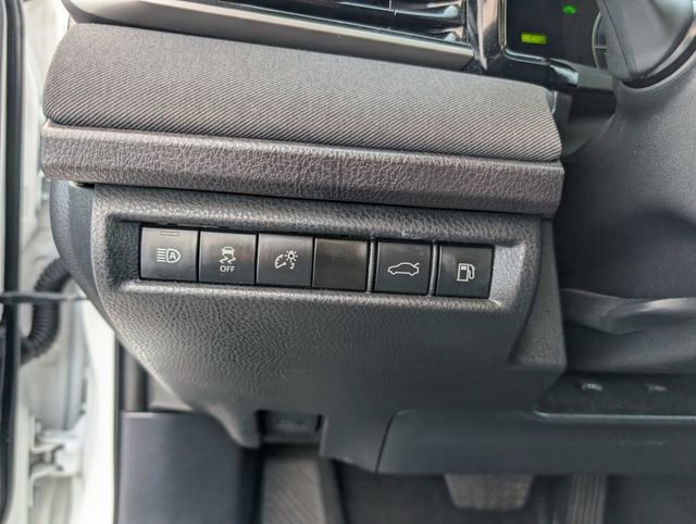 Used 2025 Toyota Camry LE FWD image 9