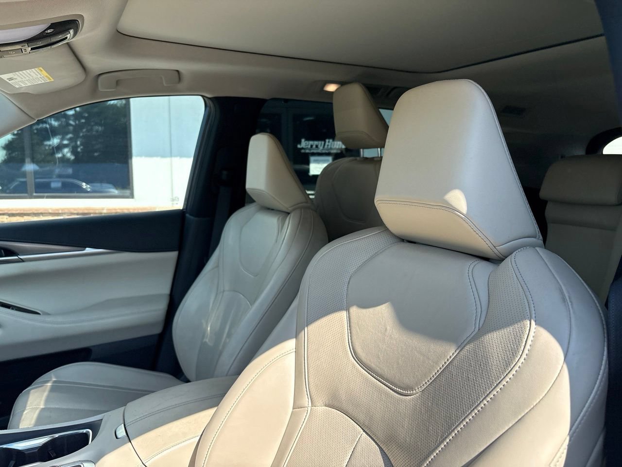 Used 2023 INFINITI QX60 Luxe w/ Cargo Package AWD/4WD image 3
