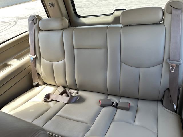 Used 2005 Chevrolet Suburban LT w/ Preferred Equipment Group AWD/4WD image 27