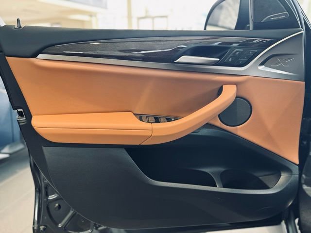 New 2025 BMW X4 xDrive30i w/ Premium Package image 13