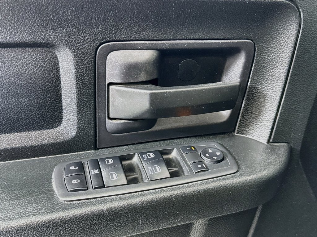 Used 2018 RAM 1500 ST w/ SXT Appearance Group RWD image 13