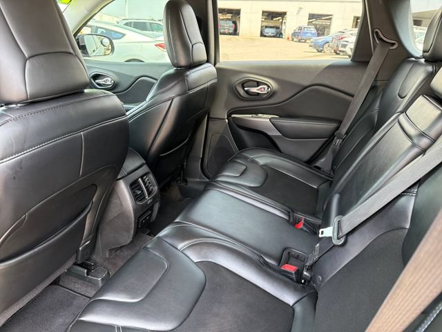 Used 2019 Jeep Cherokee Latitude Plus FWD image 21