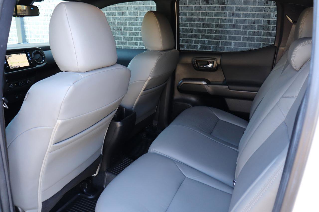 Used 2018 Toyota Tacoma TRD Sport image 41