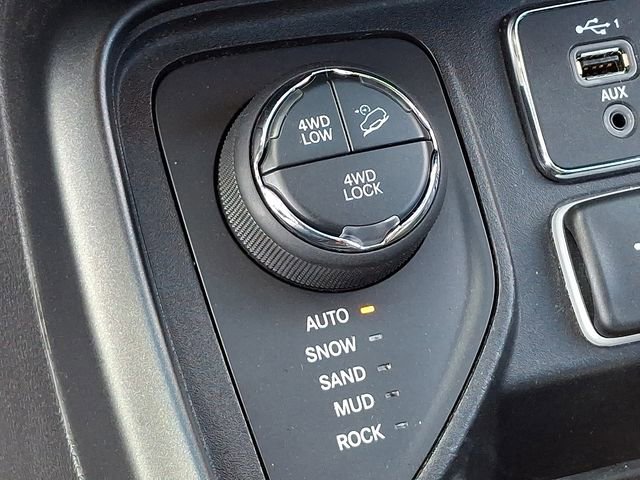 Used 2019 Jeep Compass Trailhawk w/ Cold Weather Group image 24