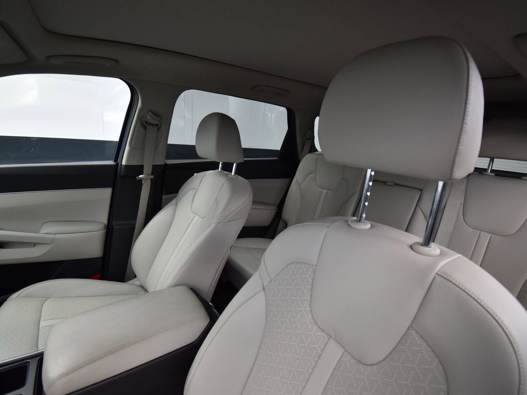 Used 2023 Kia Sorento S w/ Panoramic Sunroof Package image 14