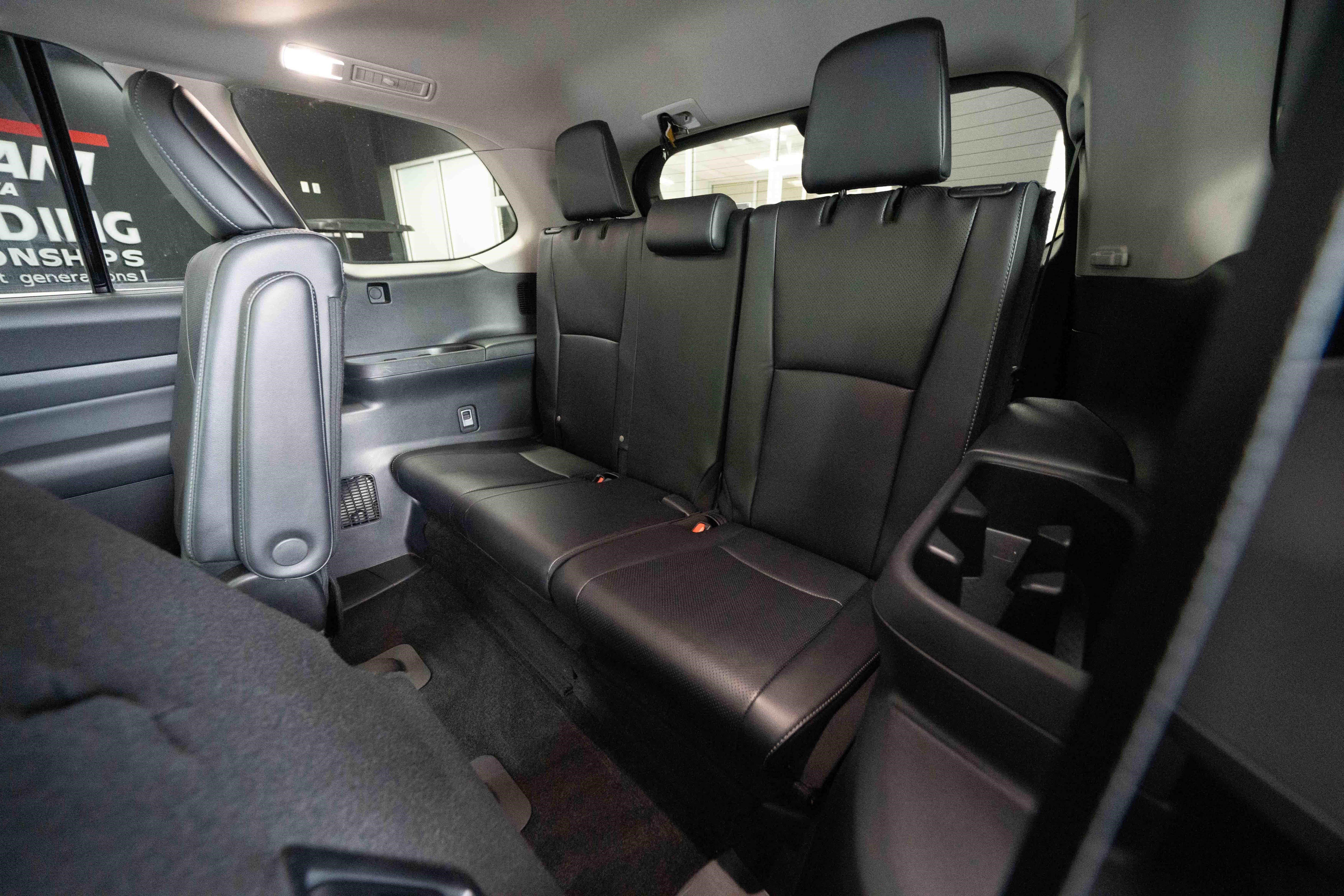 Used 2024 Toyota Grand Highlander AWD image 24