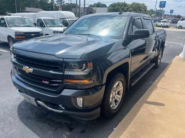 Used 2017 Chevrolet Silverado 1500 LT w/ All Star Edition AWD/4WD image 6