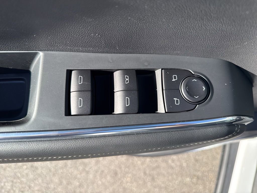 Used 2025 GMC Acadia Elevation FWD image 28