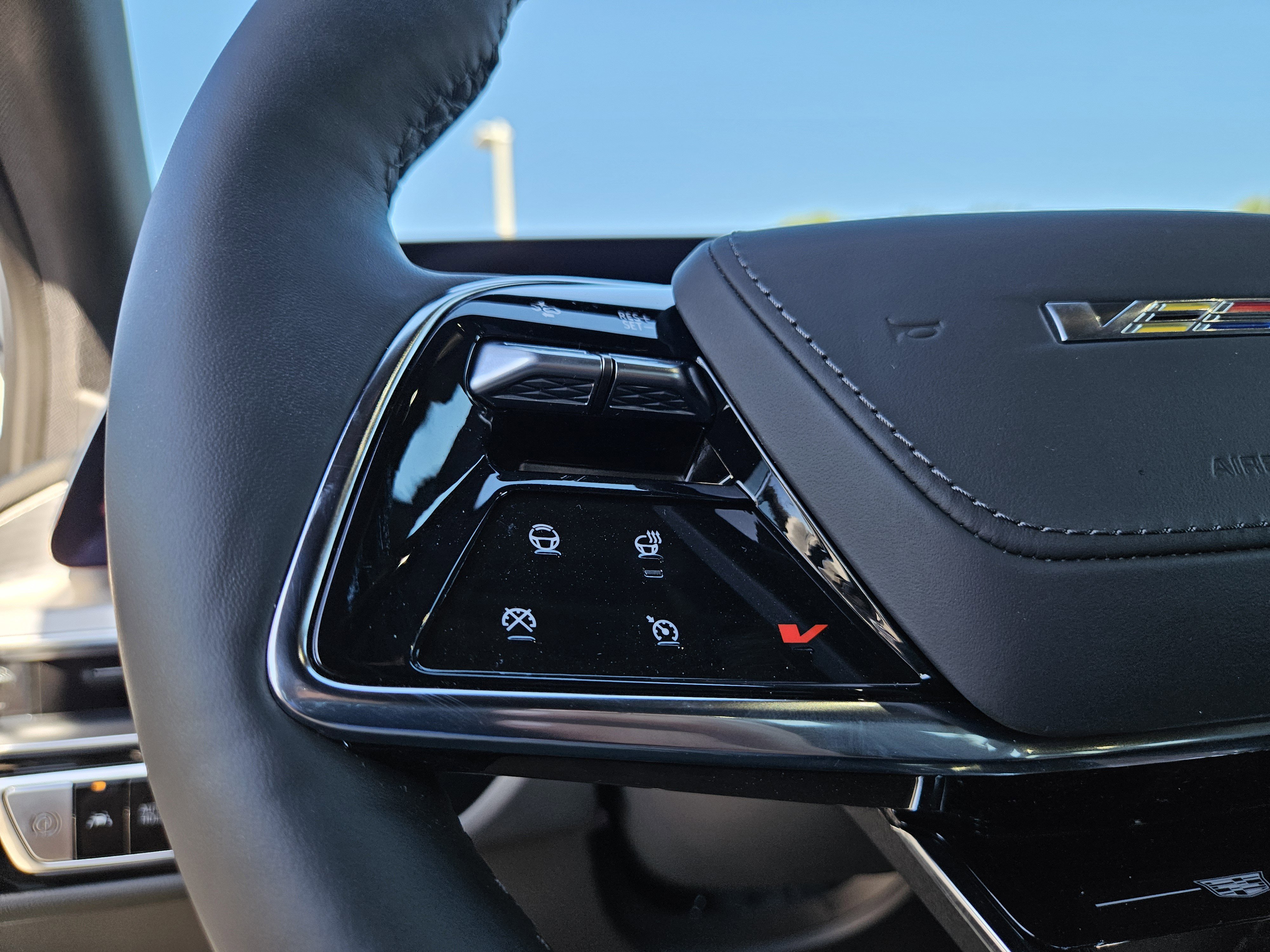 New 2026 Cadillac Lyriq V image 32