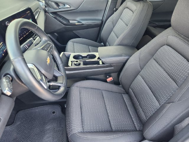 Used 2026 Chevrolet Equinox LT FWD image 4