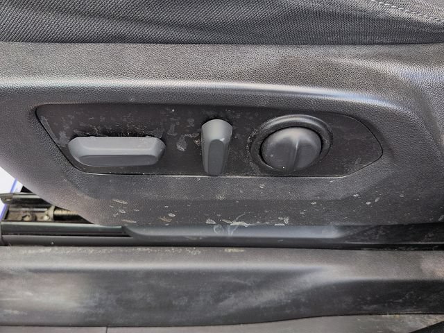 Used 2021 Chevrolet Silverado 1500 LT AWD/4WD image 16