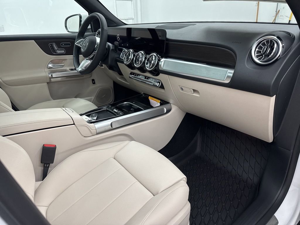 Used 2026 Mercedes-Benz GLB 250 image 28