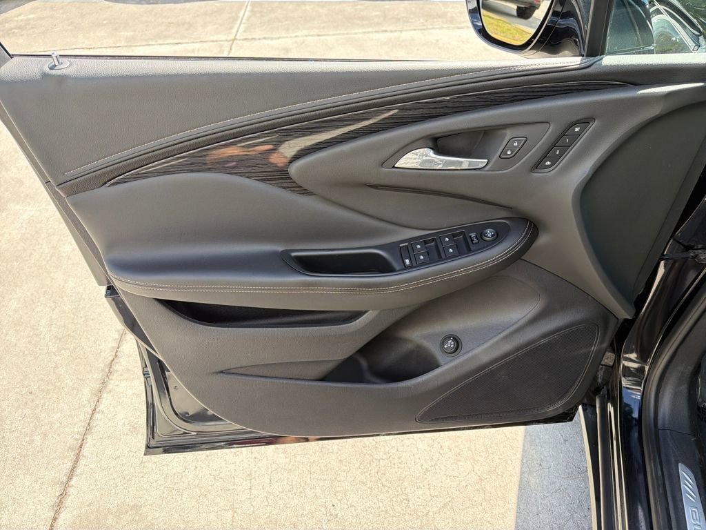 Used 2017 Buick Envision Essence FWD image 15