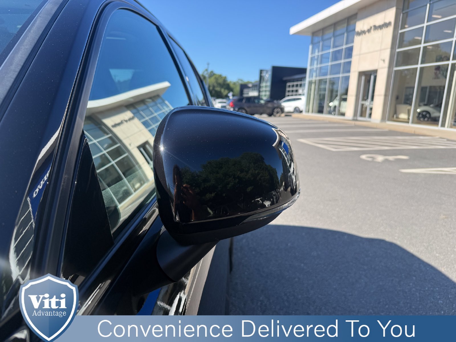 Certified 2024 Volvo XC40 B5 Plus w/ Protection Package Premier AWD/4WD image 11