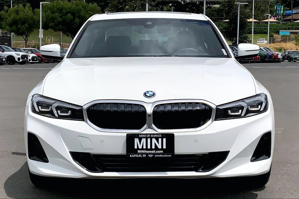 Used 2024 BMW 330e w/ Convenience Package RWD image 3