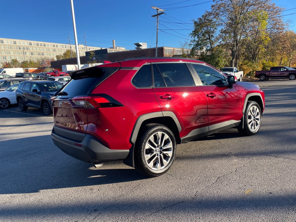 Used 2023 Toyota RAV4 XLE Premium AWD/4WD image 5