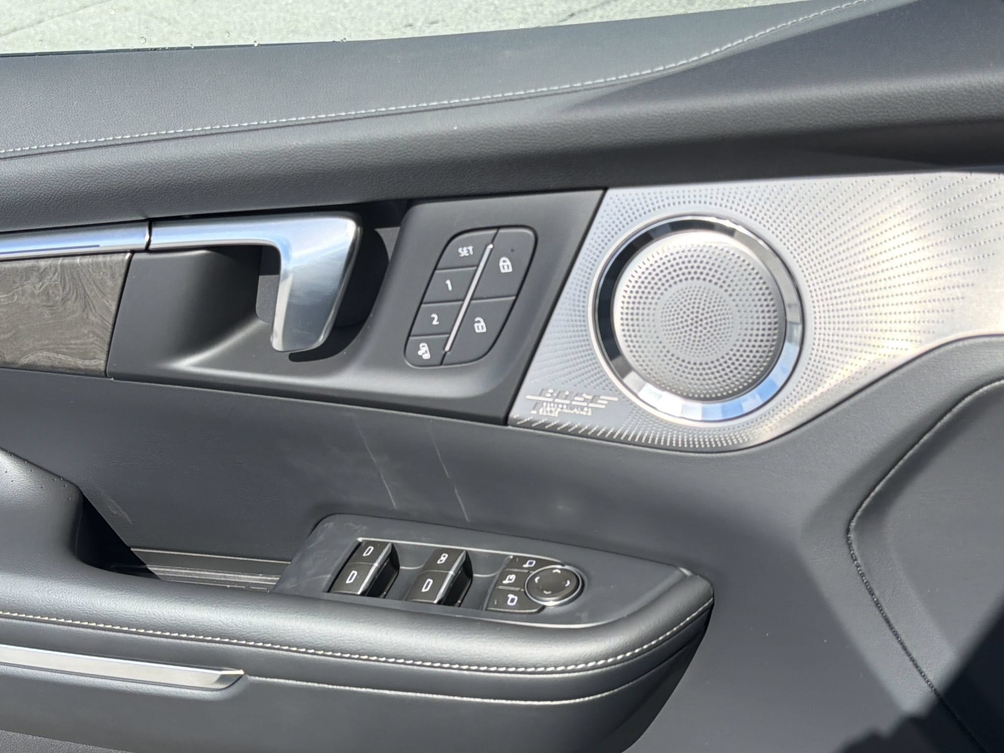 New 2027 Buick Enclave Avenir FWD image 15