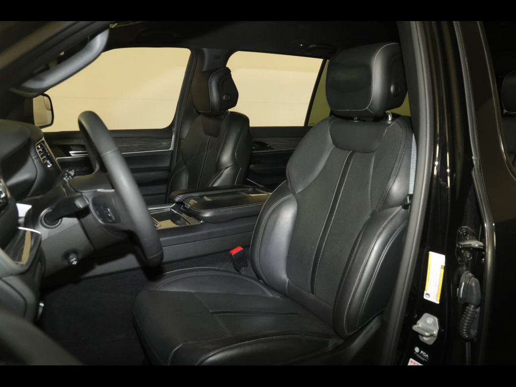 Used 2022 Jeep Wagoneer Series III w/ Flexible Seating Group AWD/4WD image 25