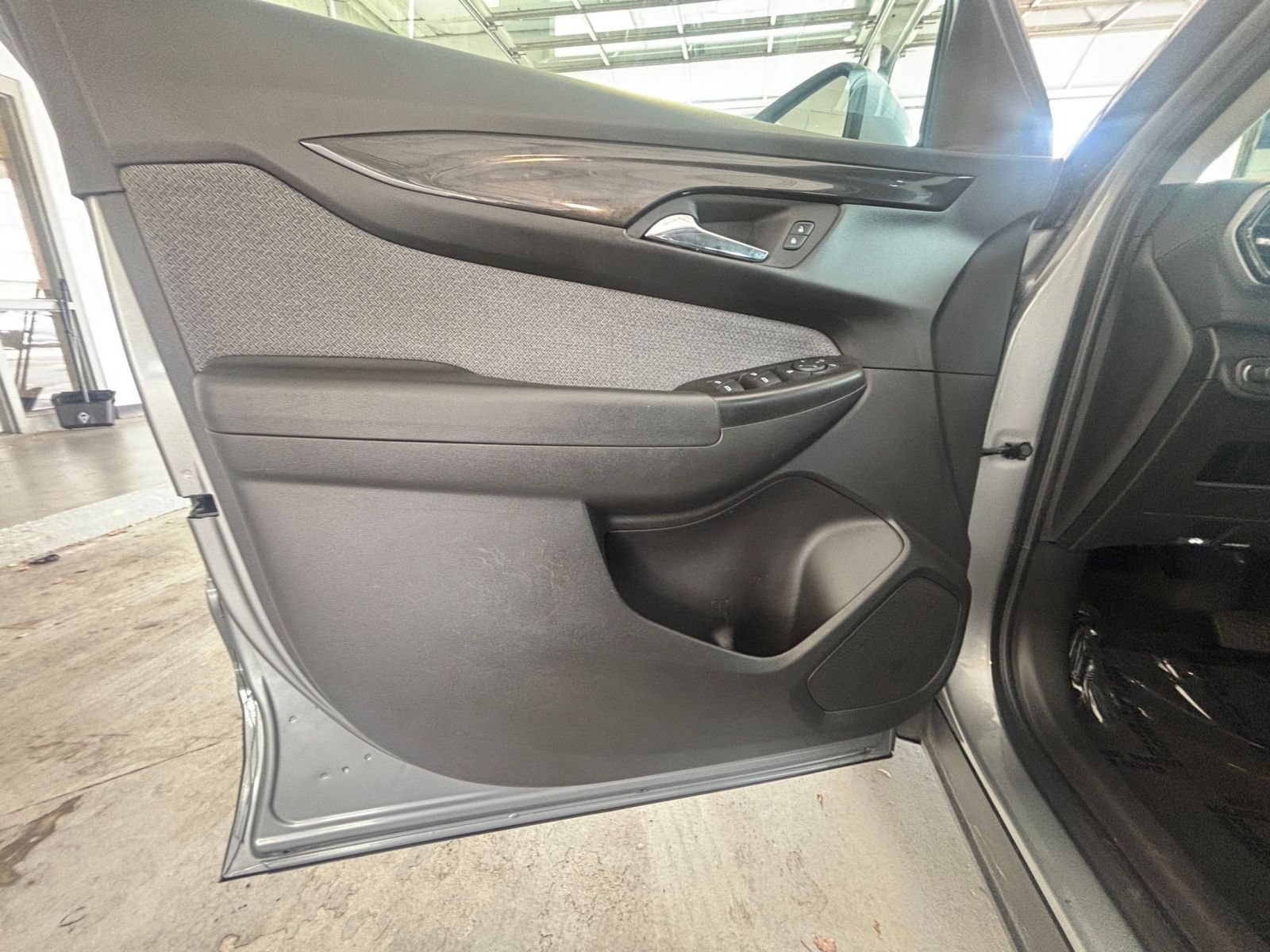 Used 2025 Chevrolet TrailBlazer LT FWD image 18