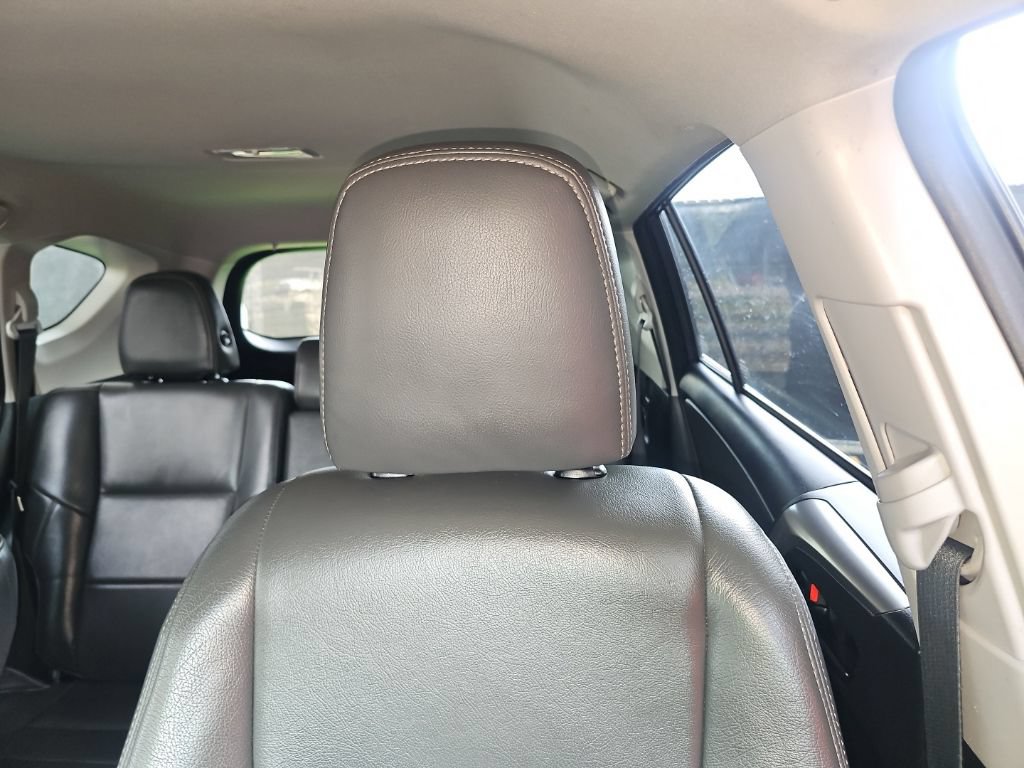 Used 2017 Toyota RAV4 LE FWD image 11