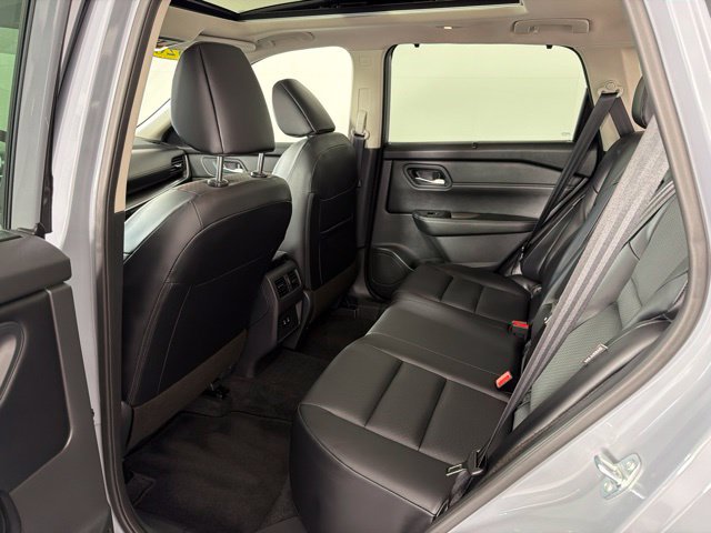 Used 2026 Nissan Rogue SV w/ SV Premium Package AWD/4WD image 18