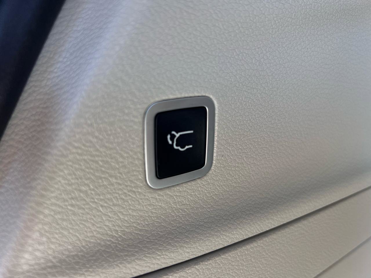 Used 2018 Chrysler Pacifica Touring-L w/ Advanced Safetytec Group image 26