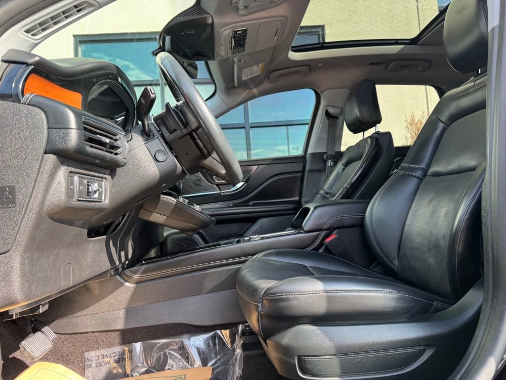 Used 2022 Lincoln Corsair Reserve w/ Elements Package image 10