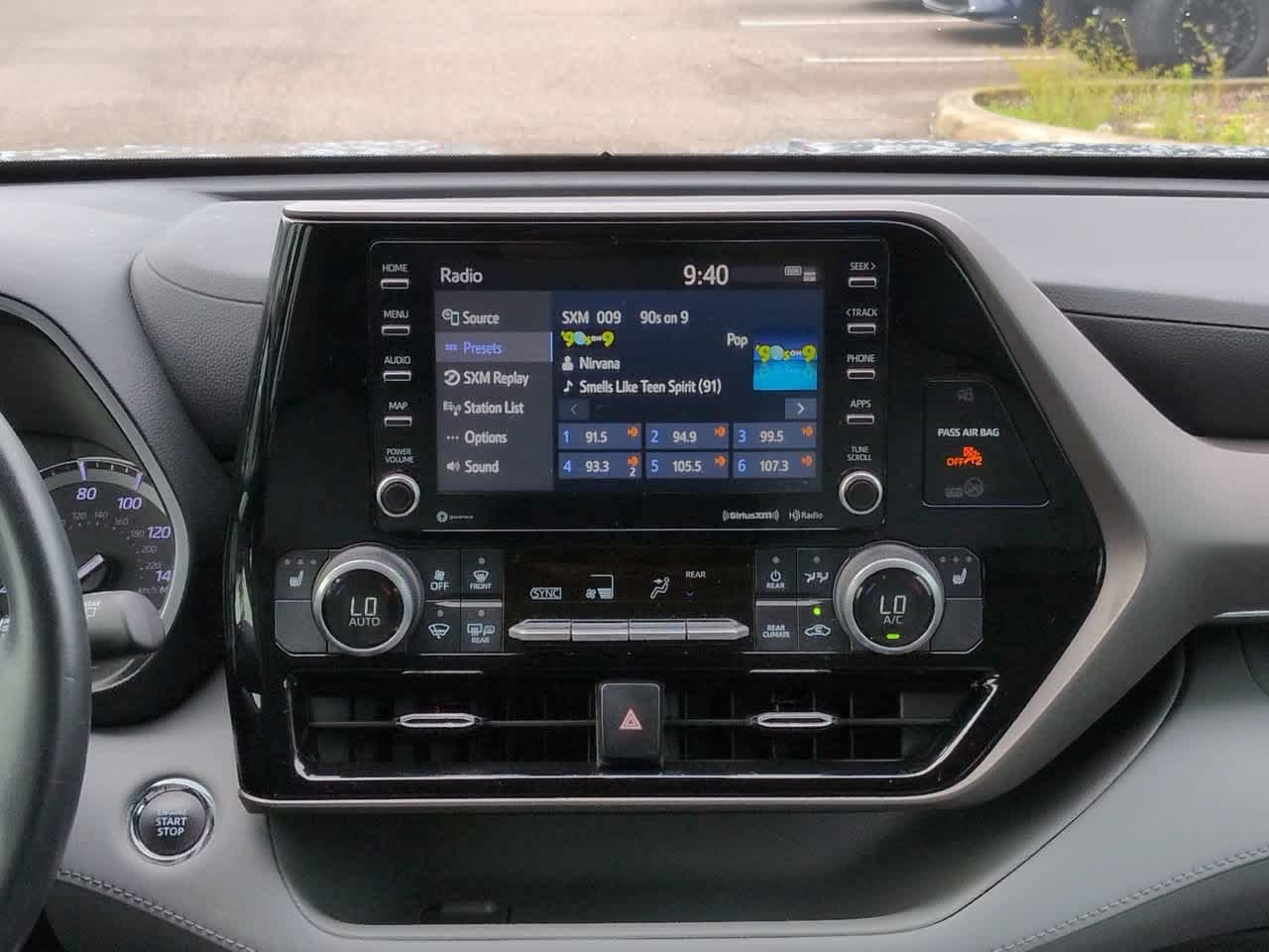 Used 2022 Toyota Highlander XLE FWD image 18