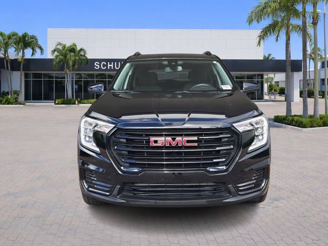 Used 2023 GMC Terrain SLE w/ Driver Convenience Package AWD/4WD image 2
