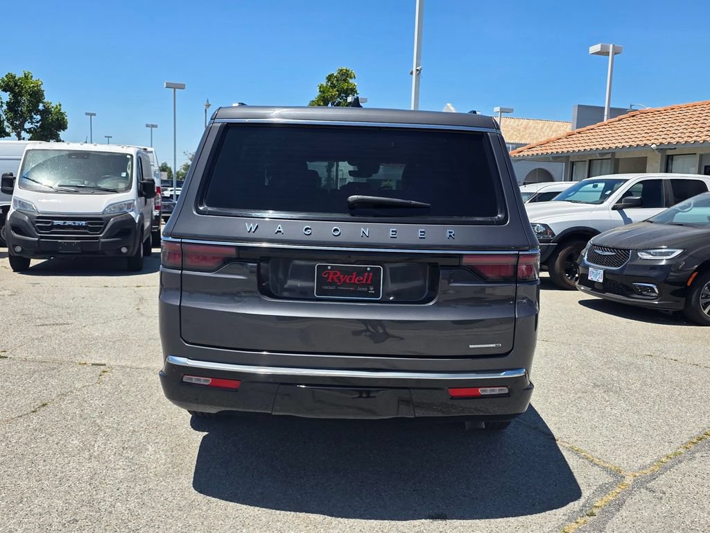 Certified 2024 Jeep Wagoneer L Series II w/ Flexible Seating Group RWD image 7