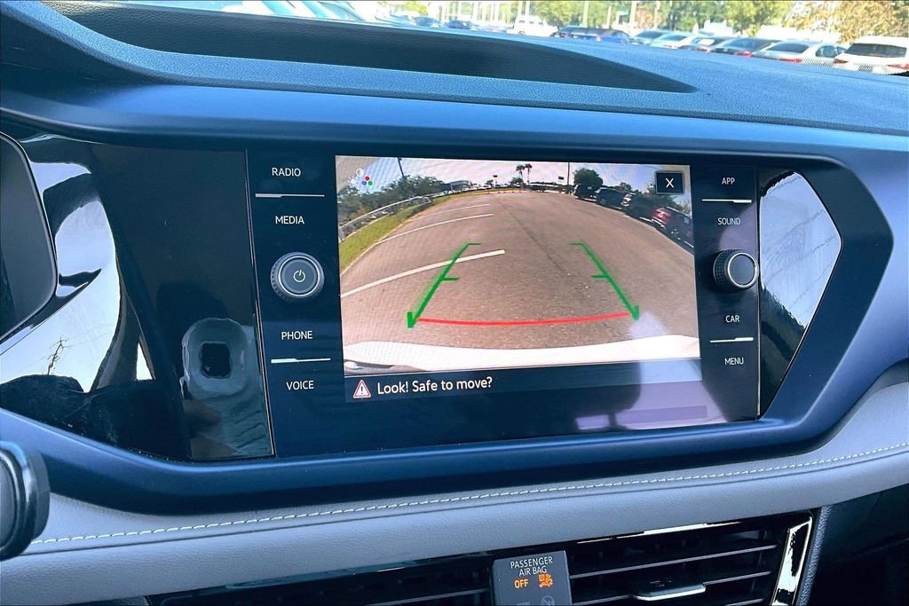 Used 2024 Volkswagen Taos SE image 13