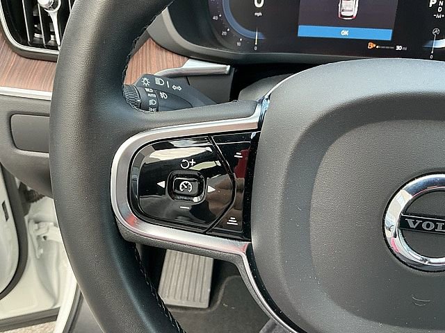 Used 2023 Volvo XC60 B5 Ultimate w/ Climate Package image 27