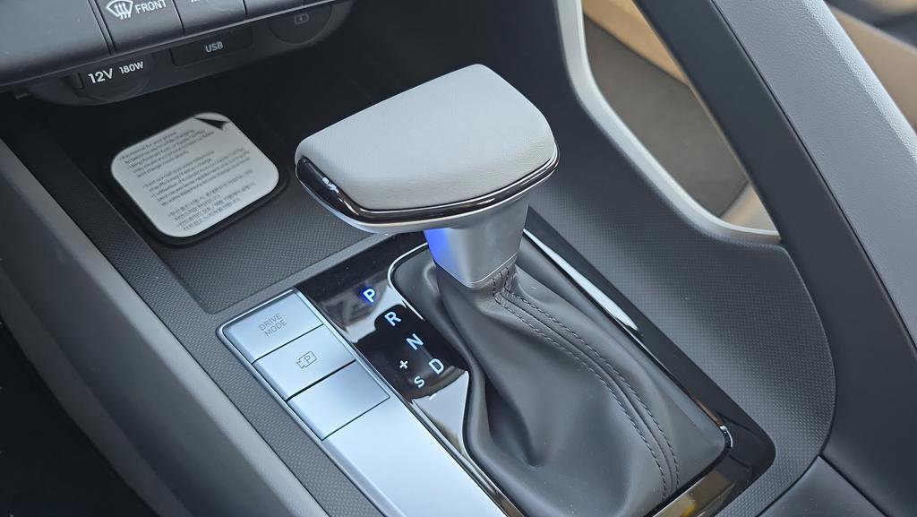 New 2026 Hyundai Elantra Sport FWD image 22