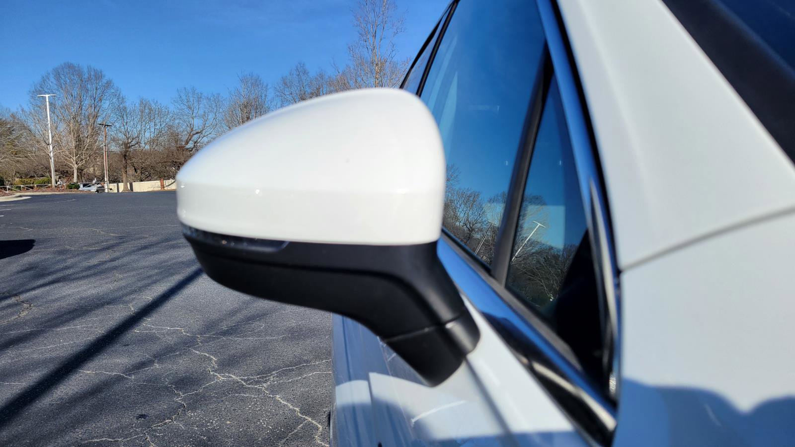 Certified 2024 Volkswagen Tiguan SE image 14