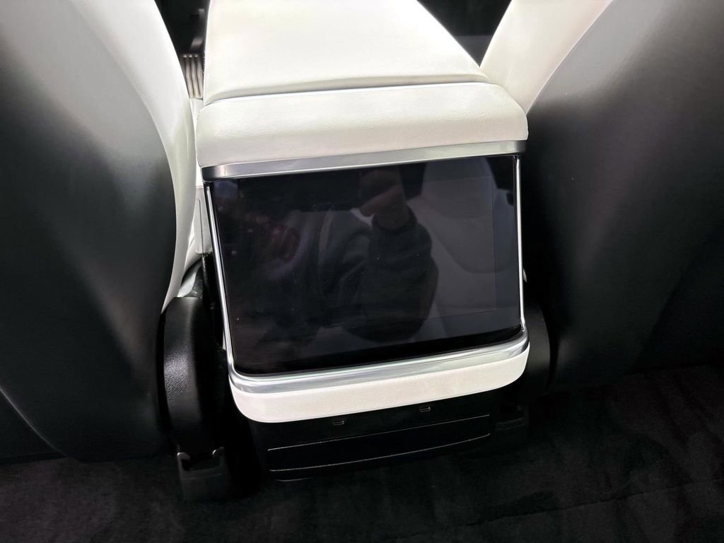 Used 2022 Tesla Model X image 32