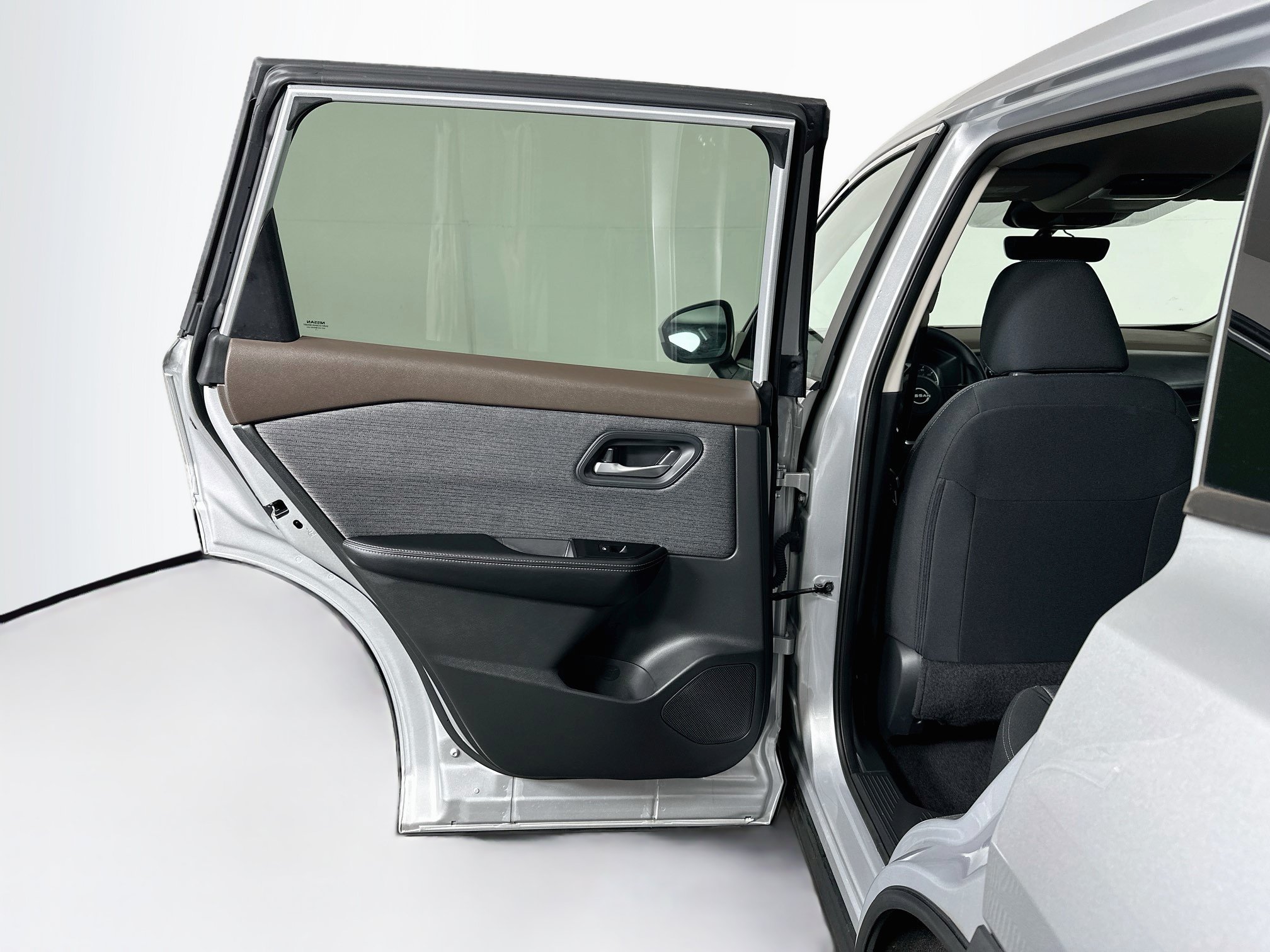 Used 2023 Nissan Rogue SV FWD image 25