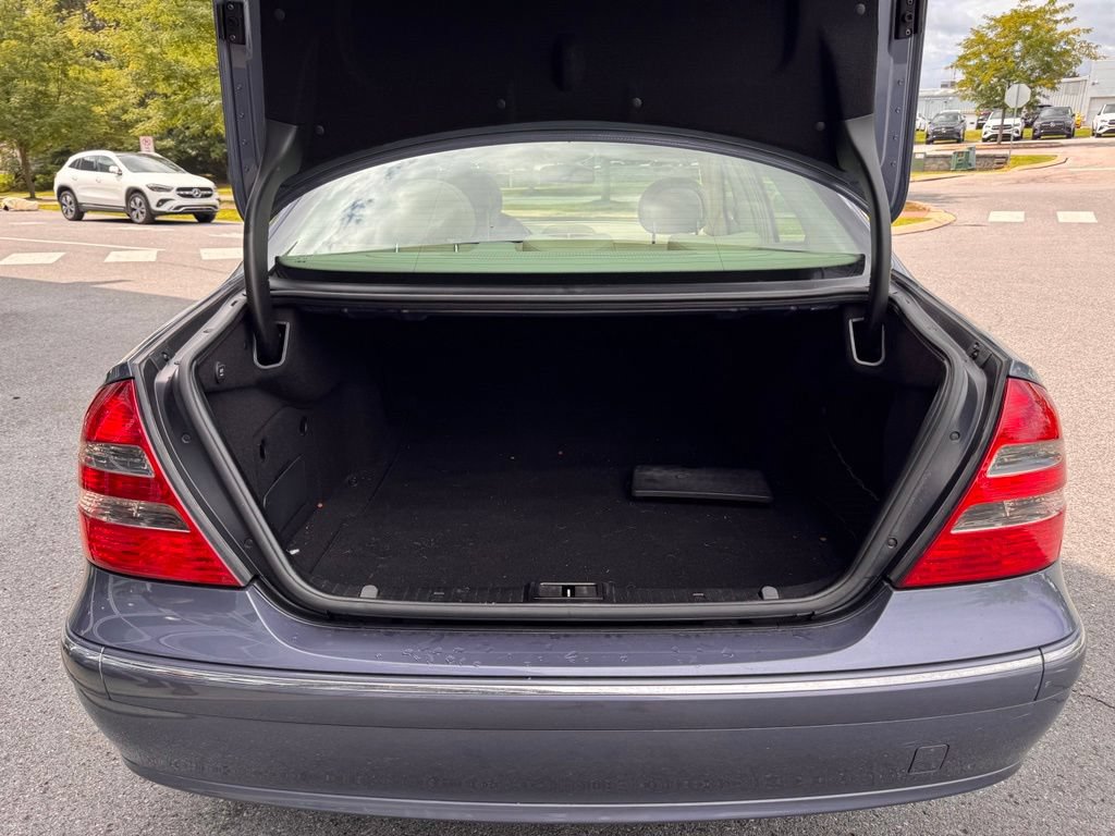 Used 2005 Mercedes-Benz E 320 CDI Sedan image 24