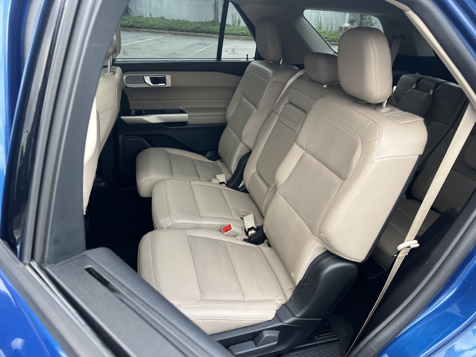 Used 2021 Ford Explorer Limited w/ Equipment Group 301A AWD/4WD image 15