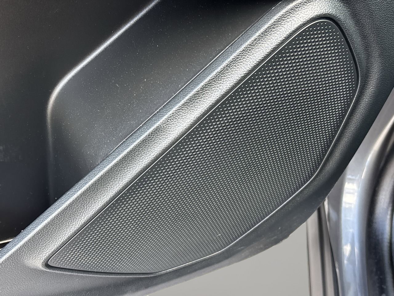 Used 2023 Ford Explorer ST w/ Equipment Group 401A image 21