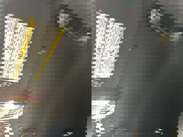 Used 2025 Jeep Compass Limited image 27